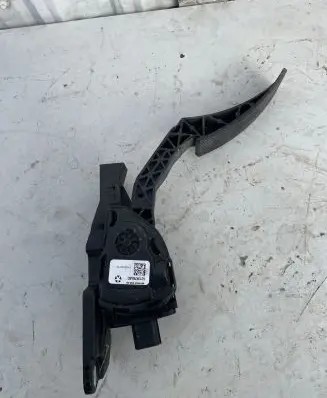 Chrysler 300C Accelerator throttle pedal 5212478AD