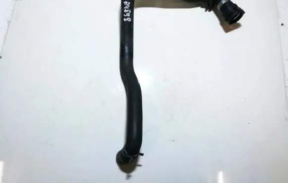 Volkswagen PASSAT B5.5 Engine coolant pipe/hose