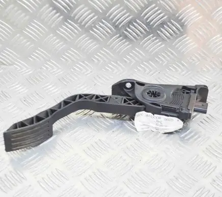 Ford Focus Accelerator throttle pedal EV619F836BA 6PV01036882