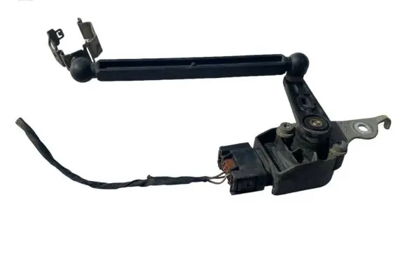 Headlight/headlamp level sensor