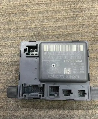Mercedes-Benz Sprinter W906 Door control unit/module A9069000501