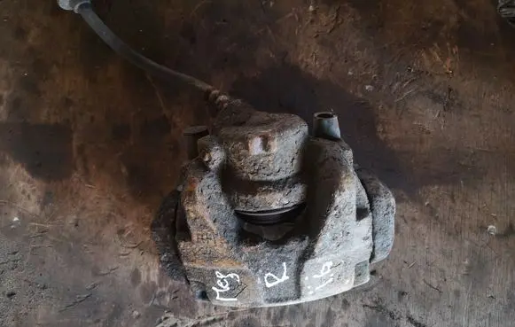 Renault Megane III Front brake caliper