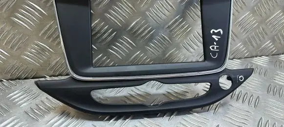 Radio/GPS head unit trim