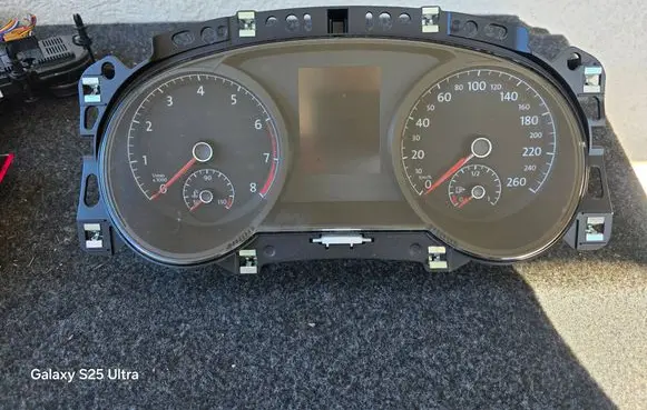 Volkswagen Golf Sportsvan Speedometer (instrument cluster) 517920740A