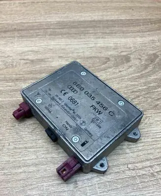 Audi A6 S6 C6 4F Aerial antenna amplifier 8E0035456C