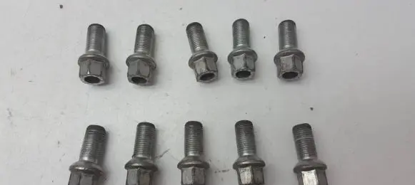 Skoda Kamiq Nuts/bolts 