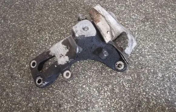 Audi A4 S4 B8 8K Engine mounting bracket 8K0199308AQ