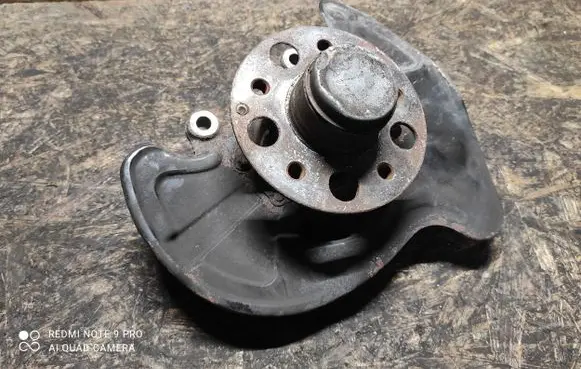 Mercedes-Benz CLK A209 C209 Front wheel hub spindle knuckle 20401