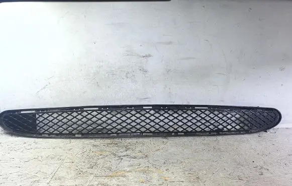 Mercedes-Benz C W203 Front bumper lower grill A2038850423