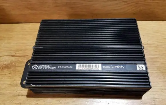 Chrysler Concorde Sound amplifier 04760293AE