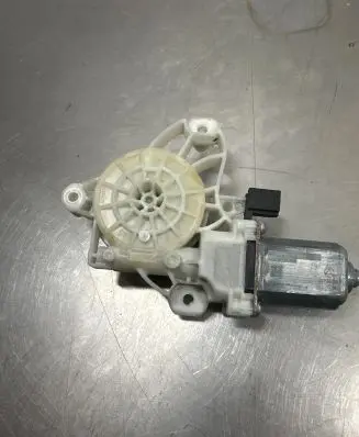 Mercedes-Benz GLC C253 Front door window regulator motor A0009065706 A76187113
