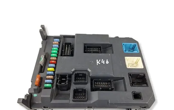 Opel Corsa C Fuse module 9664983080