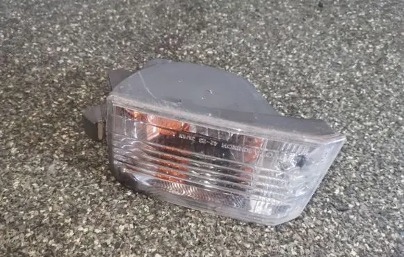 Toyota RAV 4 (XA20) Front indicator light