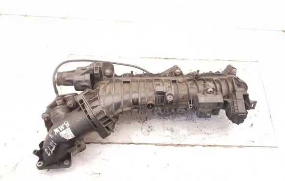 BMW 5 F10 F11 Intake manifold 7807991 8506406