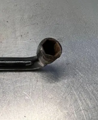 Ford Mondeo Mk III Wheel nut wrench 89fb17032ba