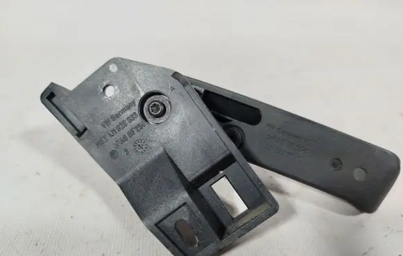 Volkswagen Polo Engine bonnet (hood) release handle 1J1823633