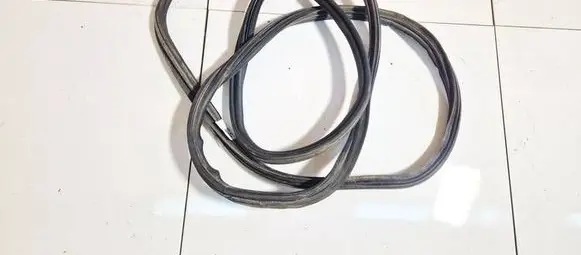 Opel Astra G Rubber seal front coupe door 
