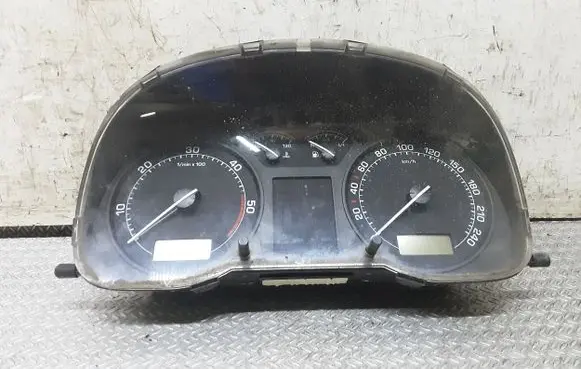 Skoda Octavia Mk1 (1U) Speedometer (instrument cluster)