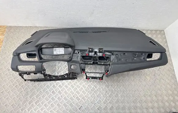 BMW 2 F45 Dashboard