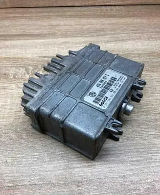 Volkswagen Polo III 6N 6N2 6NF Engine control unit/module ECU 030906027E 0261203932