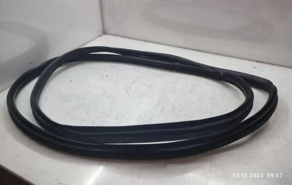 KIA Sportage Front door rubber seal
