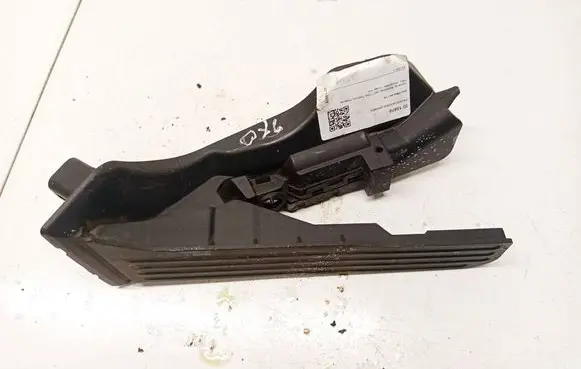 Volkswagen Golf Plus Accelerator throttle pedal 1K1721503M 6PV00889000