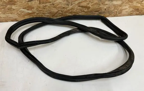 BMW 7 G11 G12 Front door rubber seal 7336046