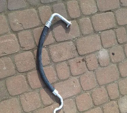 Citroen DS4 Air conditioning (A/C) pipe/hose 9806581680