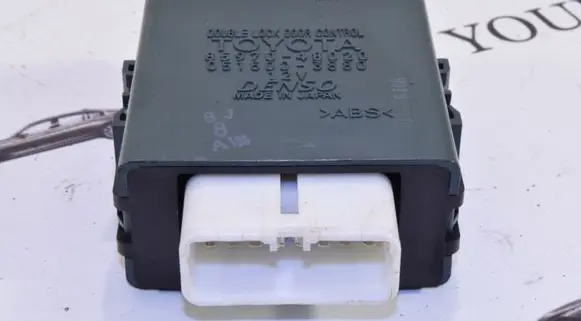 Lexus RX 330 - 350 - 400H Door central lock control unit/module 8597048020