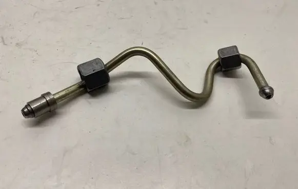Nissan Qashqai Fuel injector supply line/pipe 