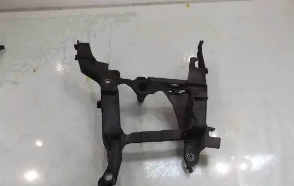 Nissan NV200 Timing belt guard (cover) 8200958221