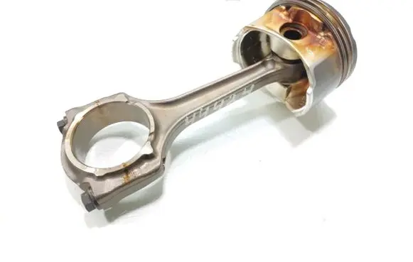 Fiat Tipo Piston with connecting rod 