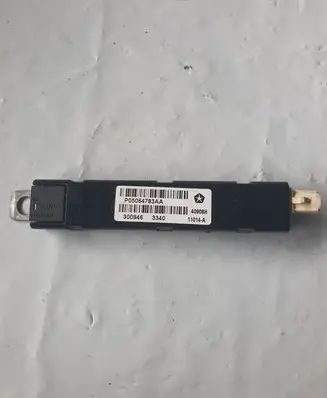 Chrysler 300C Aerial antenna amplifier P05064783AA