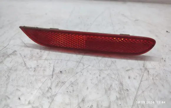Nissan X-Trail T32 Rear tail light reflector 020700