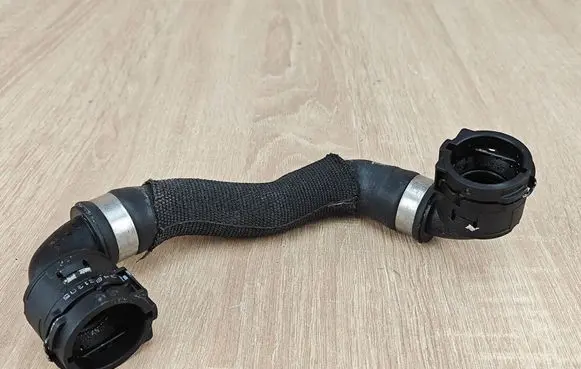 BMW 5 G30 G31 G38 Engine coolant pipe/hose 8663047