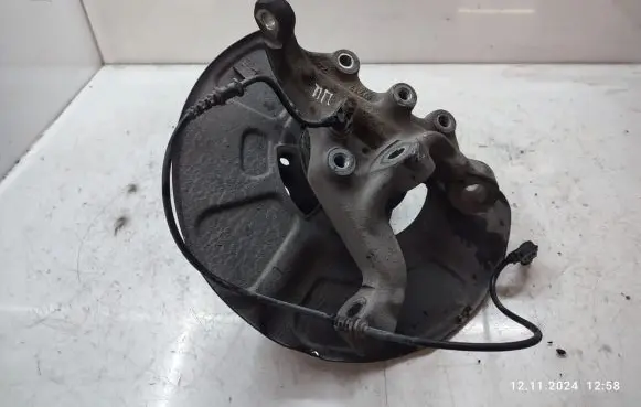 Mercedes-Benz E W212 Front wheel hub 