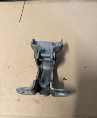 Opel Vivaro Front door upper hinge 