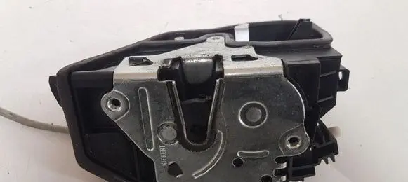 BMW 1 F20 F21 Front door lock A053702