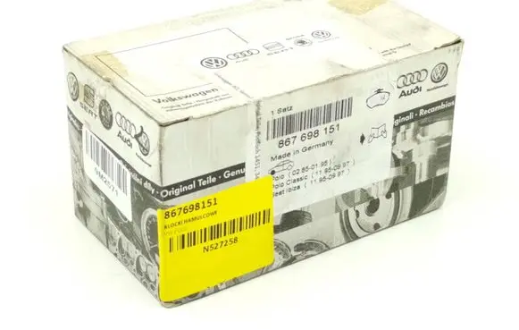 Volkswagen Polo III 6N 6N2 6NF Brake pads (front) 867698151