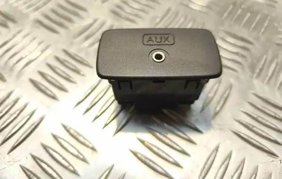 Subaru Forester SH AUX in-socket connector 