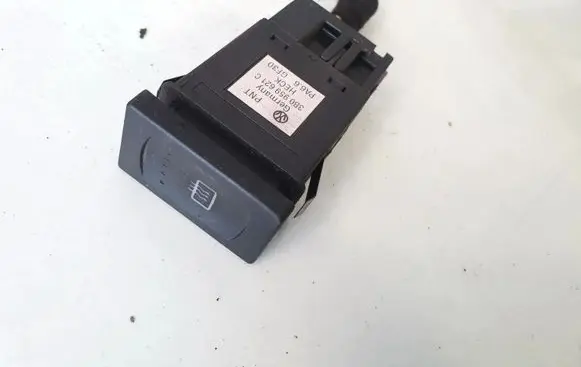 Volkswagen PASSAT B5.5 Windscreen/window heater switch 3b0959621c