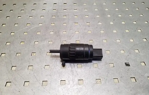 Volkswagen PASSAT CC Windscreen/windshield washer pump 1K5955651