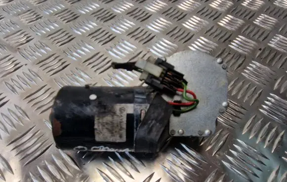 Skoda Octavia Mk1 (1U) Wiper motor 1J1955113A