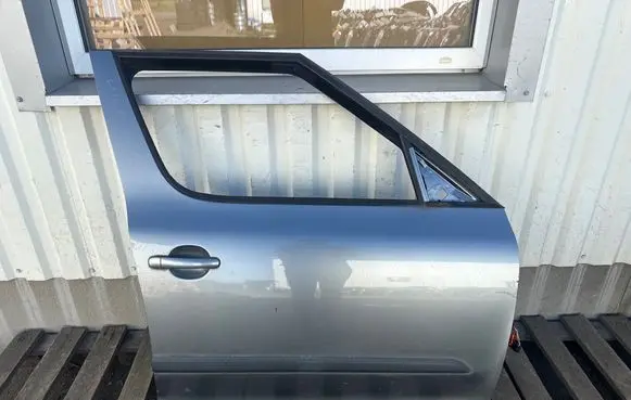 Skoda Yeti (5L) Front door 5L0831312