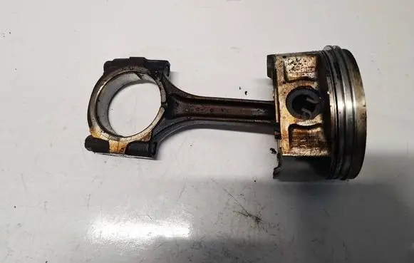 Subaru B9 Tribeca Piston with connecting rod 