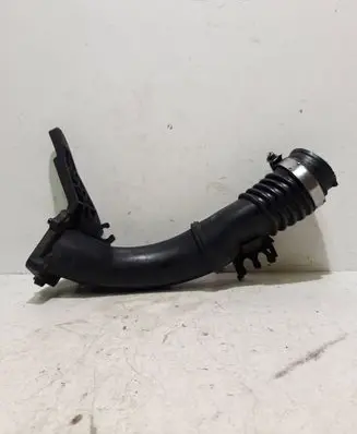 Ford Grand C-MAX Intercooler pipe mounting bracket 