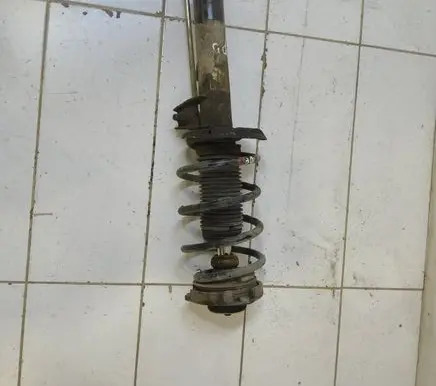 Volkswagen Touran I Front shock absorber with coil spring