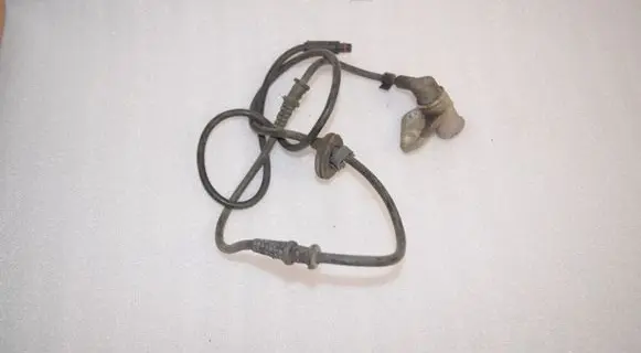 Mercedes-Benz C W202 ABS brake wheel speed sensor A2025400617