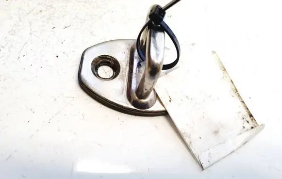 Seat Toledo III (5P) Front door lock loop/hook striker 3c0837033b