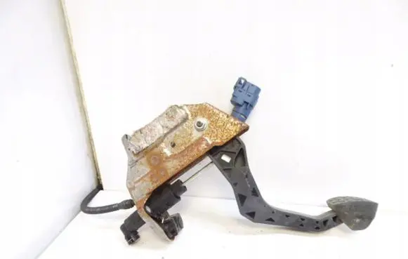 Volkswagen Fox Clutch pedal 
